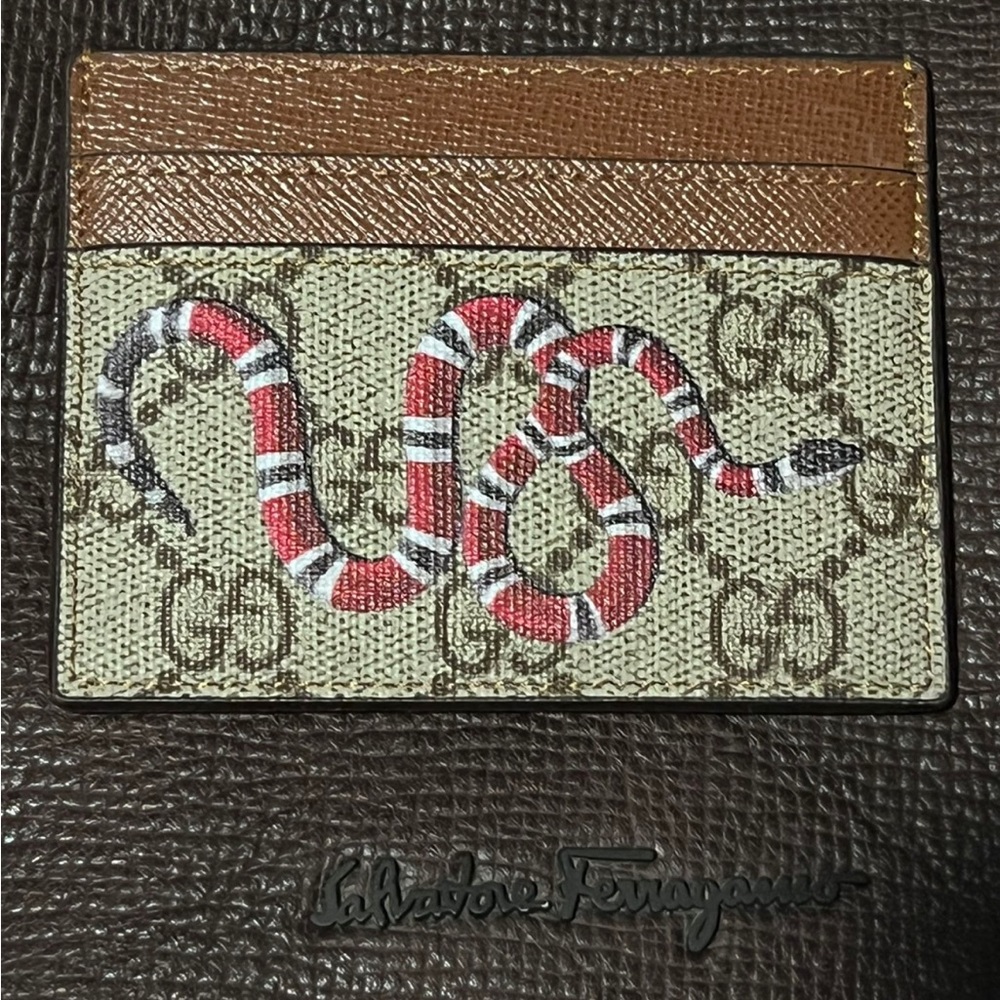 CC Holder